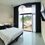 Industrial Luxury Nimes & Arles Бокер