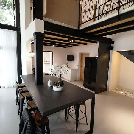 Industrial Luxury Nimes & Arles Beaucaire (Gard)