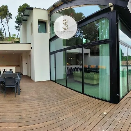 Industrial Luxury Nimes & Arles Beaucaire (Gard)