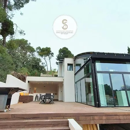 Industrial Luxury Nimes & Arles Бокер